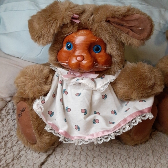 2 Robert Raikes bunny rabbits - Picture 2 of 13